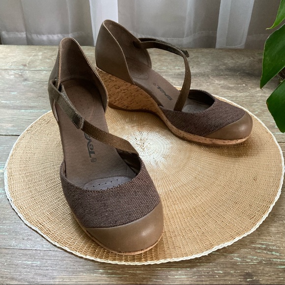 Teva Shoes - Teva Riviera Cork and Tweed Wedges Sz 11